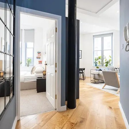 Azure 1br Walks Apartment