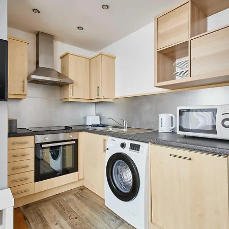Centre 2 Bedroom Sleeps 5 Manchester