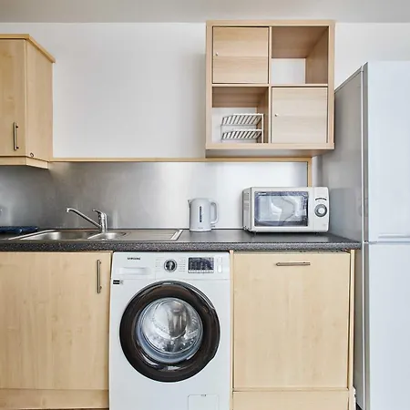 Apartment Centre 2 Bedroom Sleeps 5 Manchester