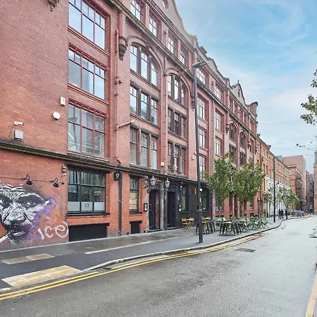 Centre 2 Bedroom Sleeps 5 Apartment Manchester