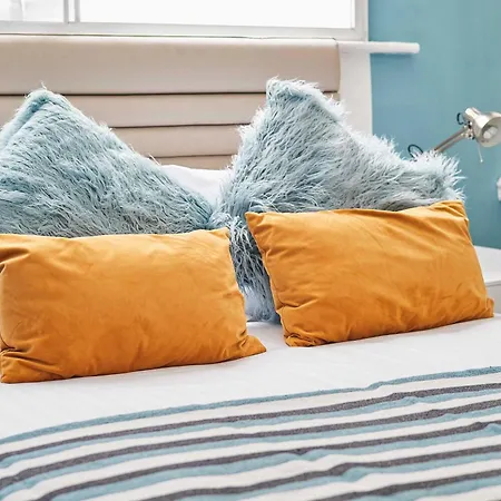 Centre 2 Bedroom Sleeps 5 Apartment Manchester