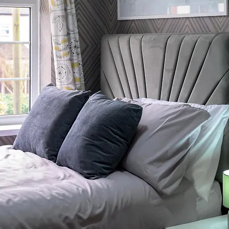 Vakantiehuis Droylsden Eden - Next To Tram - Free Parking Near Coop- Live&etihad Stadium