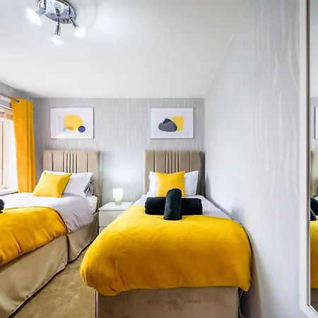 Droylsden Eden - Next To Tram - Free Parking Near Coop- Live & Etihad Stadium Holiday home *