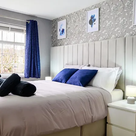 Droylsden Eden - Next To Tram - Free Parking Near Coop- Live & Etihad Stadium Holiday home *