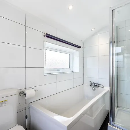 Droylsden Eden - Next To Tram - Free Parking Near Coop- Live & Etihad Stadium *