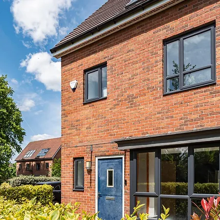 Chic Riverside Retreat Salford 4bd Free Parking Semesterbostad *