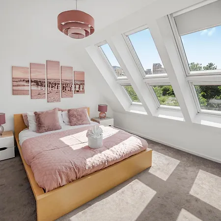 Chic Riverside Retreat Salford 4bd Free Parking *