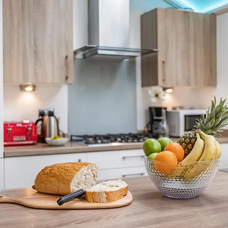 Chic Riverside Retreat Salford 4bd Free Parking Semesterbostad Manchester