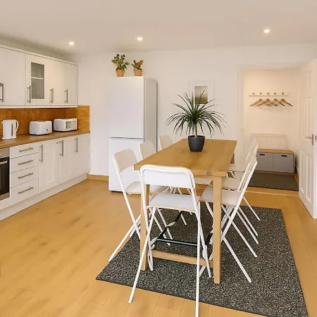 Apartman Beautiful House In The Heart Of A Golf Course.