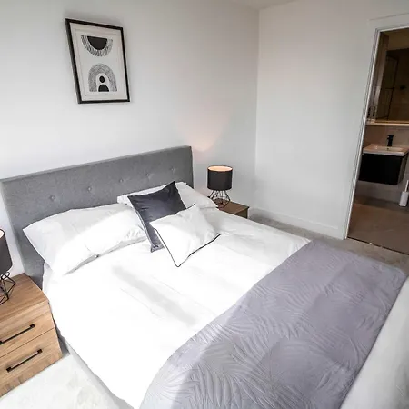 Stunning 2 Bedroom In