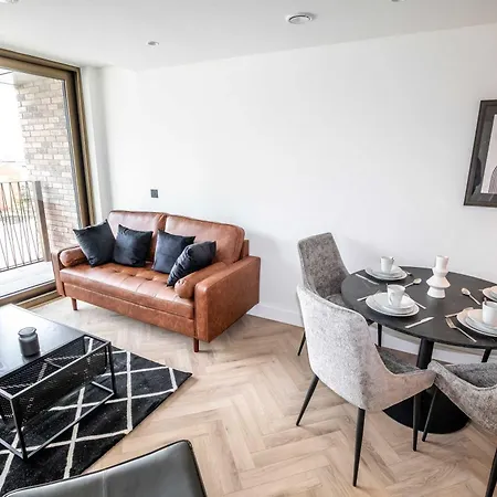 Stunning 2 Bedroom In