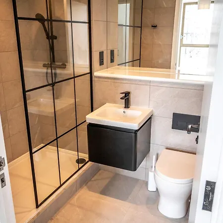 Apartment Stunning 2 Bedroom In