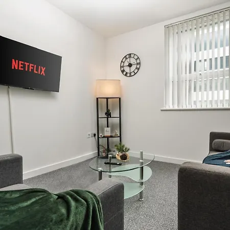 Flat In Old Trafford 2 Apartment *