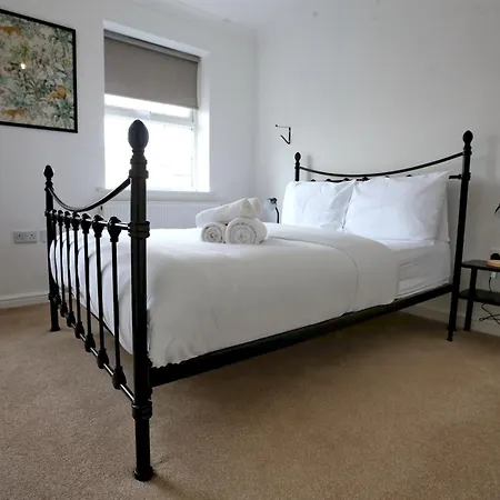 3Bed Manchester Home - Parking - Near Ao Arena - Pass The Keys مانشستر