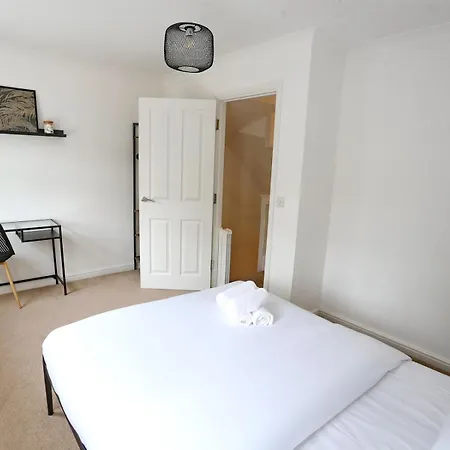 3Bed Manchester Home - Parking - Near Ao Arena - Pass The Keys