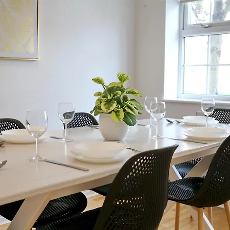 3Bed Manchester Home - Parking - Near Ao Arena - Pass The Keys *