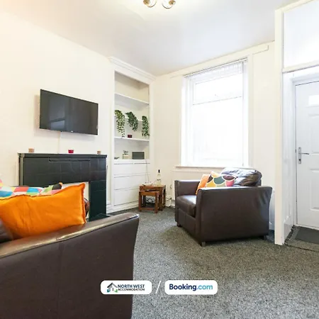 Contractor 2 Bed House With Free Parking & Wifi *