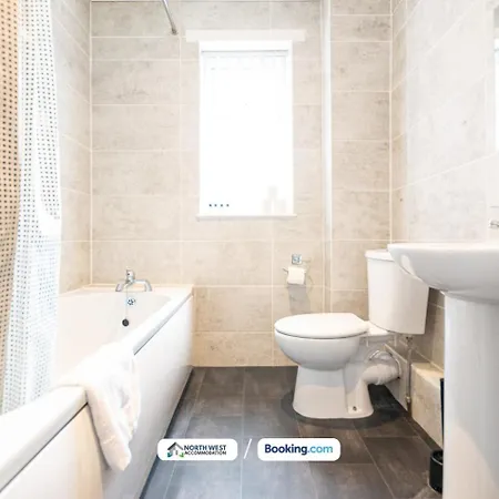 Contractor 2 Bed House With Free Parking & Wifi Feriehus