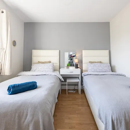 Cosy, 2 Bed Flat Parking מנצ'סטר