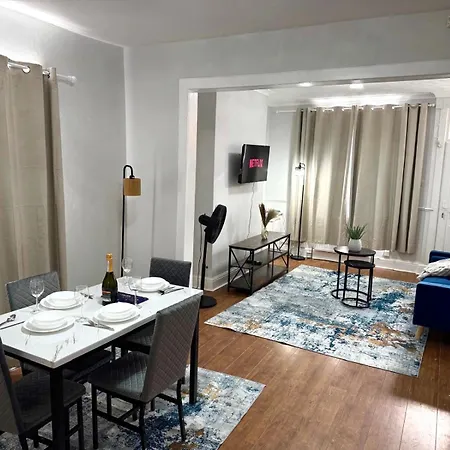 2 Bedroom House With Free Parking Casa vacanze *