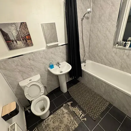 4 Bedroom Sleeps 11 Walk To Etihad Appartamento Manchester