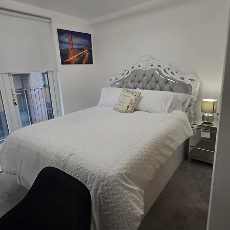 别墅 Mega7 Luxury 2bedrooms - 2baths, 3toilets Balcony And Free Car Park 曼彻斯特