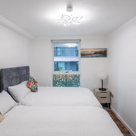 Mega7 Luxury 2-bedroom Duplex Villa