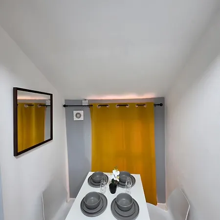 Bright, Modern & Comfortable 2-bedroom *