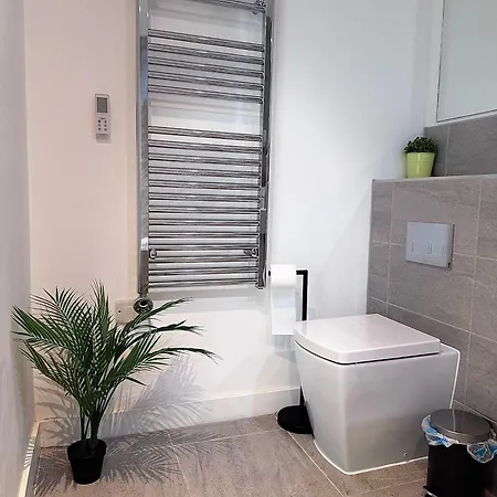 Modern And Stunning 1 Bed Near Old Trafford And Centre Manchester