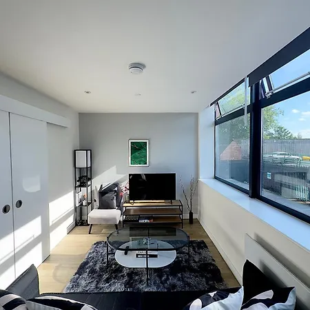 Modern And Stunning 1 Bed Near Old Trafford And Centre *
