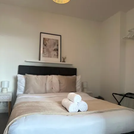 Modern And Stunning 1 Bed Near Old Trafford And Centre