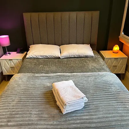 - Deansgate Luxe Манчестер