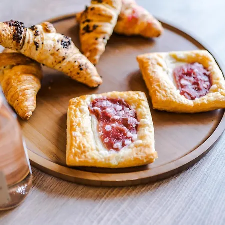 Salford Serene Escape - Modern 2br Retreat With Balcony & Parking By Parydise - Sleeps 6 Διαμέρισμα *