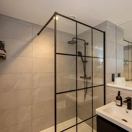 Apartment Supernova Suite I Luxury 2Br I Private Balcony I City Centre