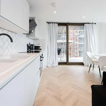 Supernova Suite & City Views *