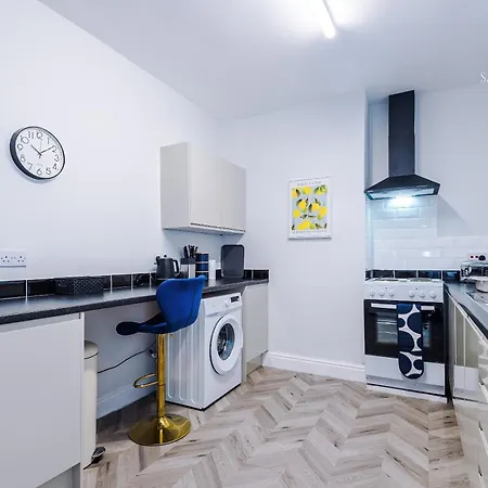 Holiday home Luxury 4br Retreat - Ao Arena & Quiet Salford Spot