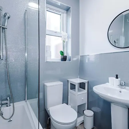 Holiday home Luxury 4br Retreat - Ao Arena & Quiet Salford Spot Manchester