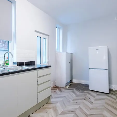 Luxury 4br Retreat - Ao Arena & Quiet Salford Spot Holiday home Manchester