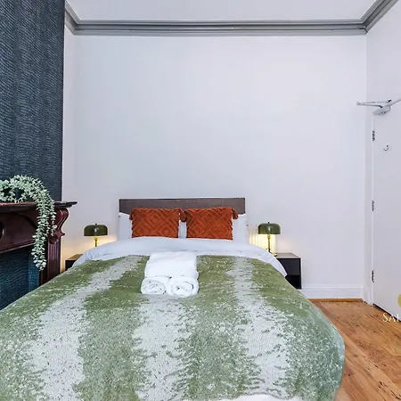 Contractor Hub - Luxury 4bed - Long - Sleep 7 Сasa de vacaciones *