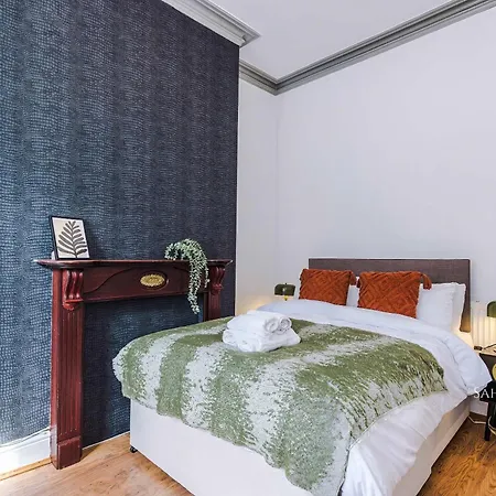 بيت للعطل Contractor Hub - Luxury 4bed - Long - Sleep 7 مانشستر