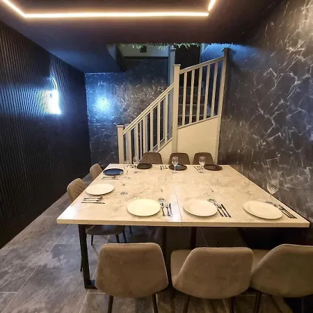 Sleeps 14 Hidden Gem By Superhost *