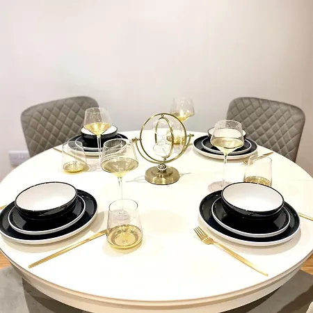 Luxe 2 Bed - Water View And Parking דירה *