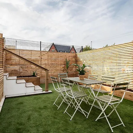 6-bedroom, 6-bathroom Contractor Manchester