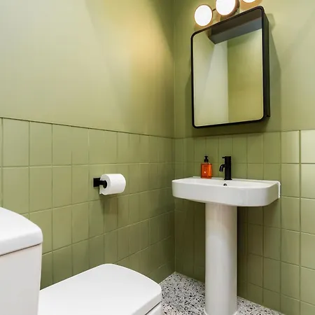 6-bedroom, 6-bathroom Contractor * Manchester