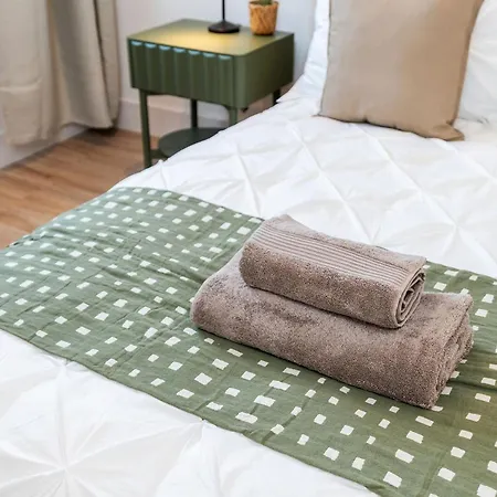 6-bedroom, 6-bathroom Contractor *