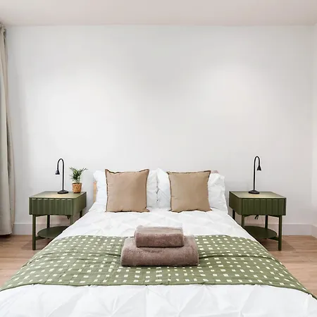 6-bedroom, 6-bathroom Contractor *