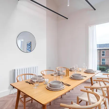 6-bedroom, 6-bathroom Contractor Manchester