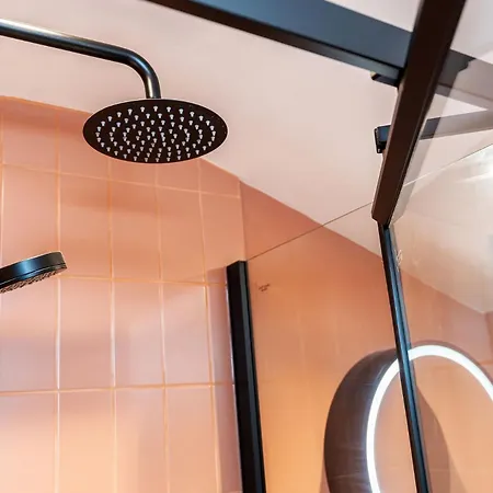 6-bedroom, 6-bathroom Contractor