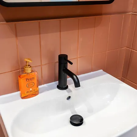 Feriehus 6-bedroom, 6-bathroom Contractor Manchester