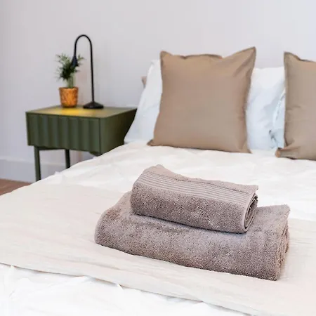 6-bedroom, 6-bathroom Contractor *